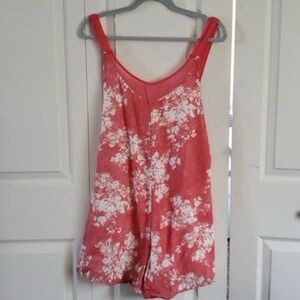 Free People Woman’s small Romper  ~~Size Small